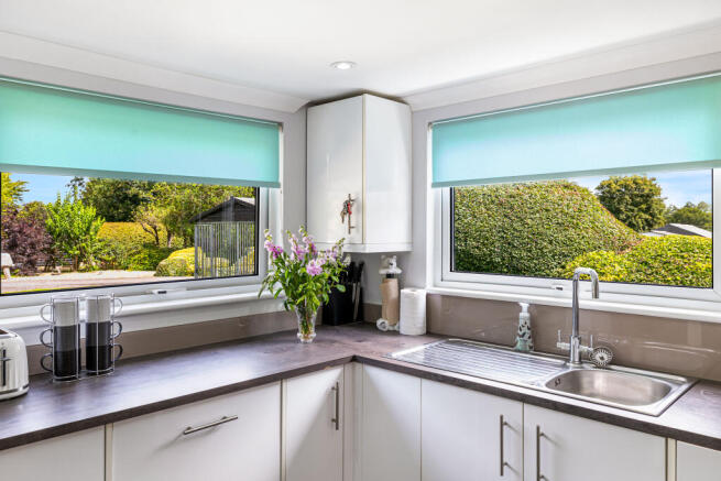 4 bed property, in Ref: Sb - Reigate Road, £1,000,000