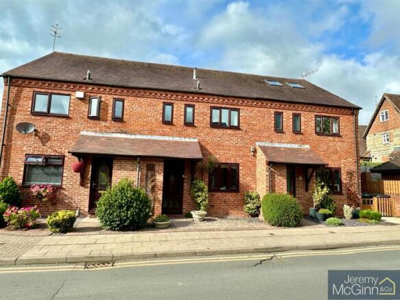 3 bed property, in High Street, £235,000