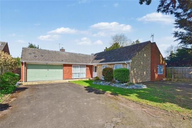 3 bed property, in Minter Avenue, £500,000