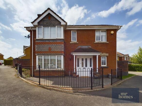 4 bed property, in Thorne Way, £385,000