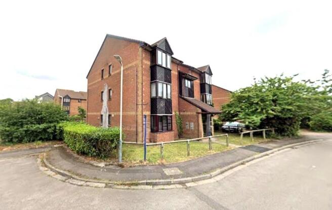 Studio, in Boxwood Close, £168,000