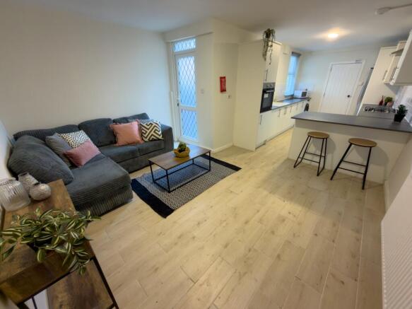 6 bed property, in Adelaide Road, £340,000