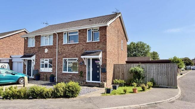 3 bed property, in Gifford Close, £295,000