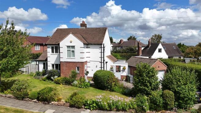3 bed property, in Briarfield Road, £585,000