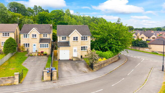 4 bed property, in Station Lane, £425,000
