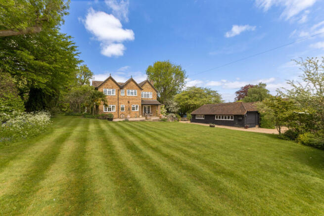 5 bed property, in Bernards Close, £1,595,000