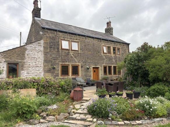 3 bed property, in Canal Side Property For Sale – Wanless Water Farm, £600,000