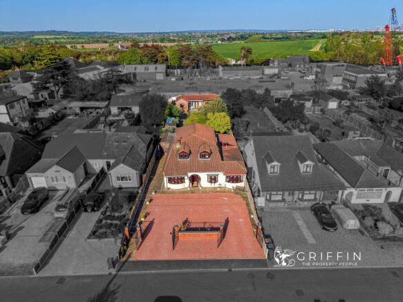 6 bed property, in Sandown Road, £775,000
