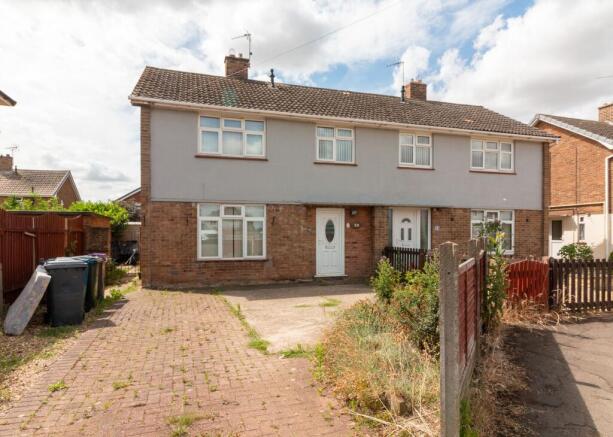 3 bed property, in Colston Gate, £200,000
