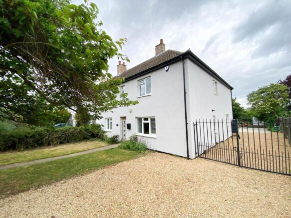 4 bed property, in Duxford Road, £650,000