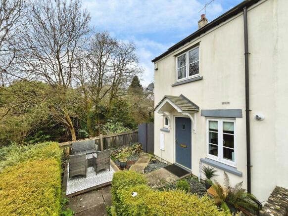 2 bed property, in Harebell Close, £210,000