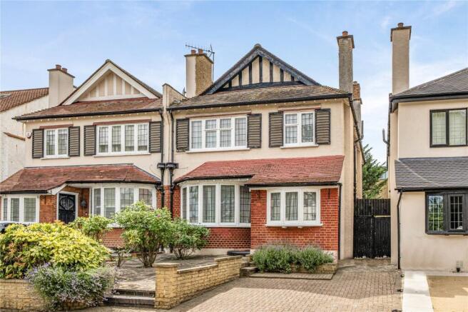 4 bed property, in The Grove, £750,000