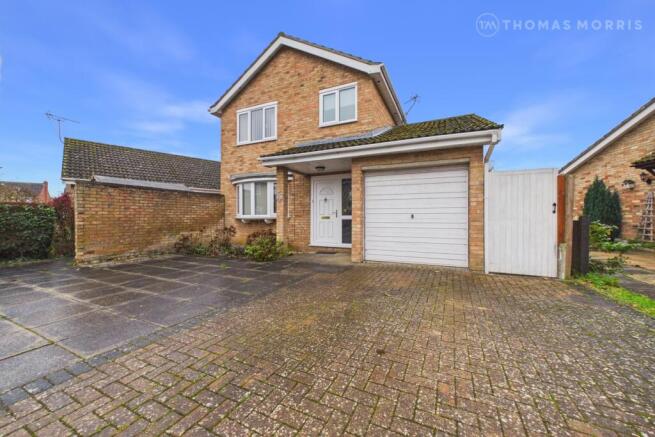 3 bed property, in Abbott Close, £325,000
