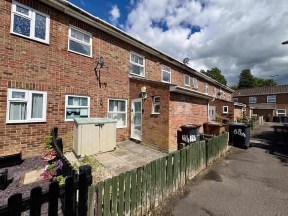 3 bed property, in Galahad Close, £180,000