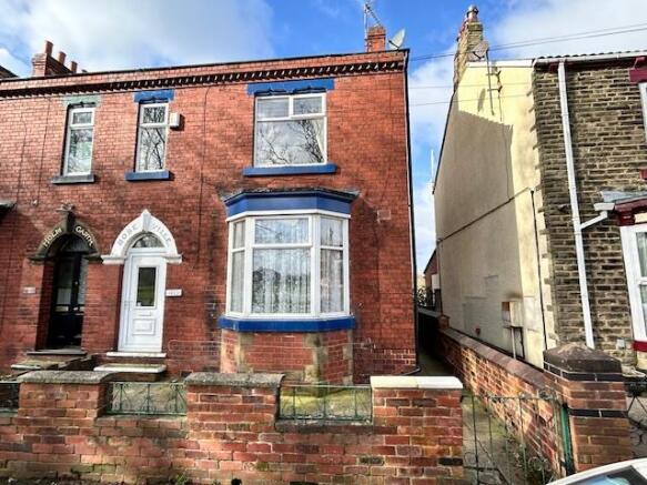 4 bed property, in Park Road, £210,000