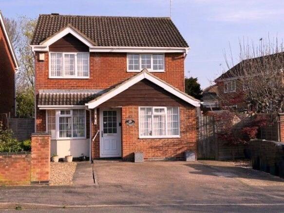 3 bed property, in OAKPITS WAY, £300,000