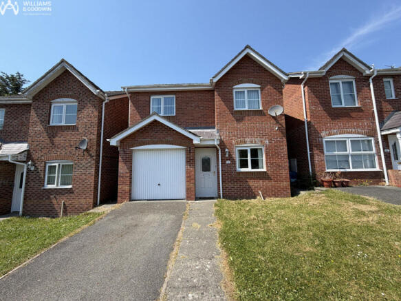 3 bed property, in Maes Berea, £290,000