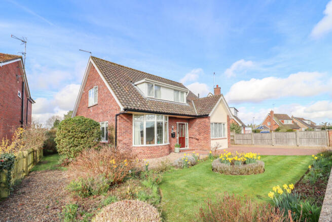 3 bed property, in Field Lane, £350,000
