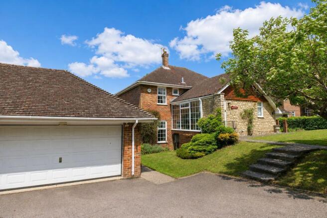 4 bed property, in Glebelands, £1,000,000