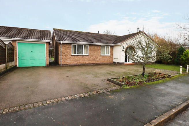 3 bed property, in Brascote Road, £360,000