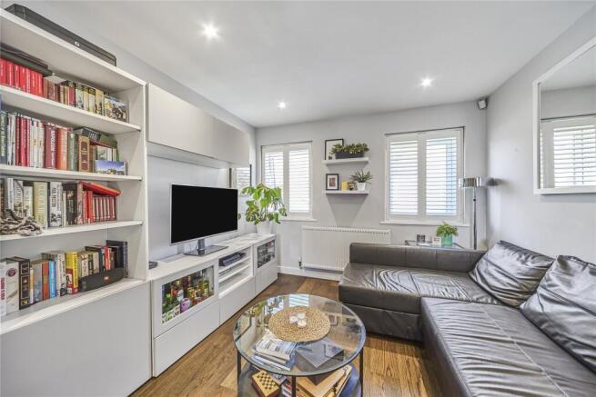 1 bed property, in Cubitt Terrace, £350,000