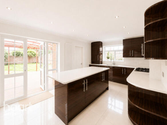 3 bed property, in Berwick Avenue, £585,000