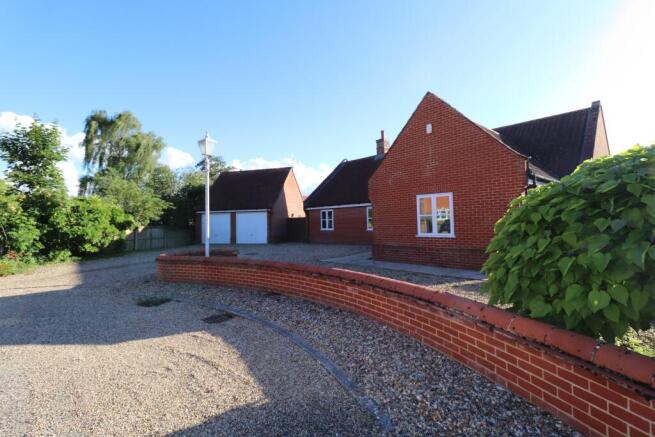 3 bed property, in Reynolds Mews, £650,000