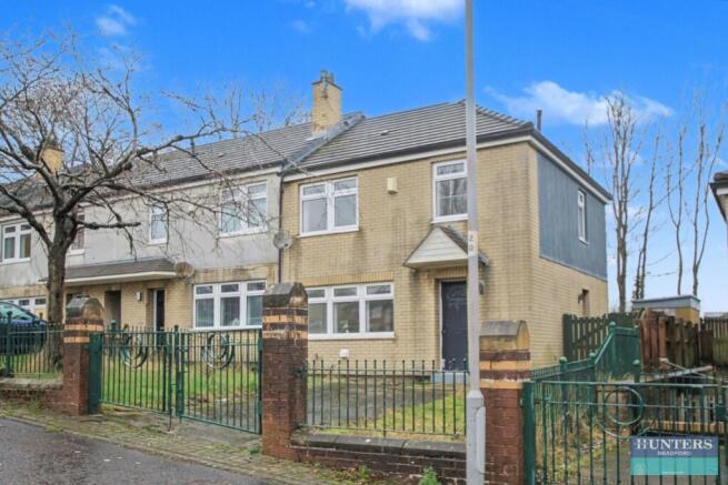 3 bed property, in Freshfield Gardens Allerton, £130,000
