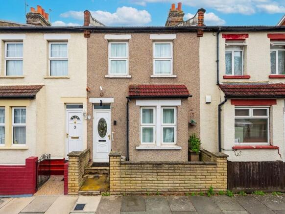 2 bed property, in Seaton Road, £400,000
