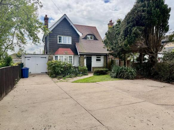 3 bed property, in Laceby Road, £235,000