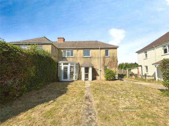 3 bed property, in Arundel Road, £250,000