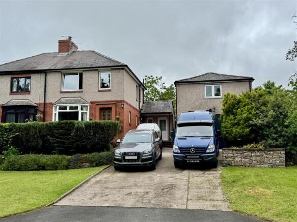 3 bed property, in The Hollies, £335,000