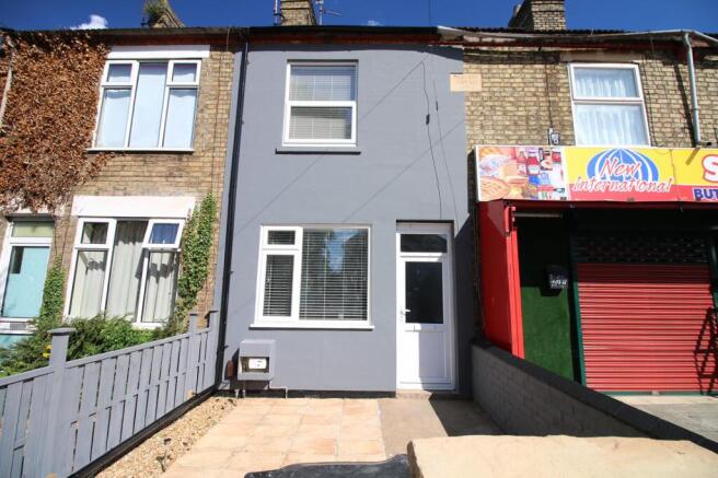 4 bed property, in Dogsthorpe Road, £270,000