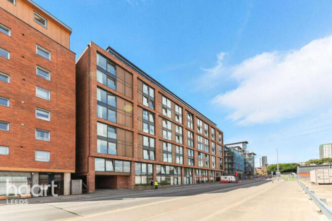 1 bed property, in Skinner Lane, £110,000