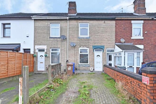 2 bed property, in Meir Road, £120,000