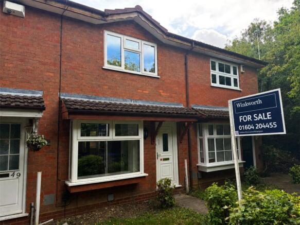 2 bed property, in Shedfield Way, £210,000