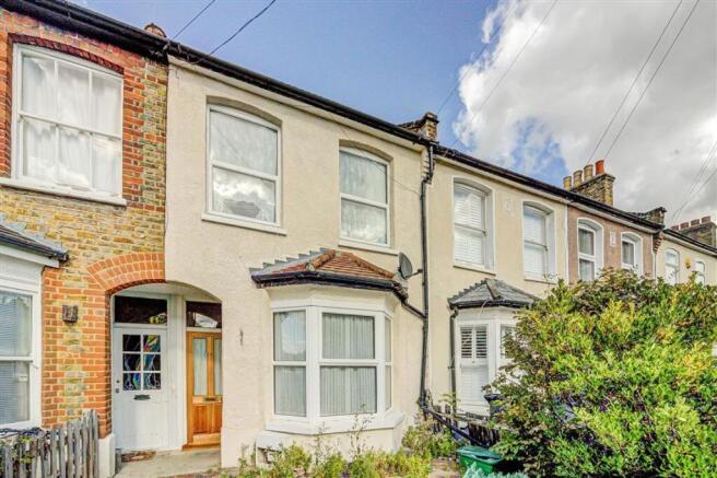 3 bed property, in Ronver Road, £450,000