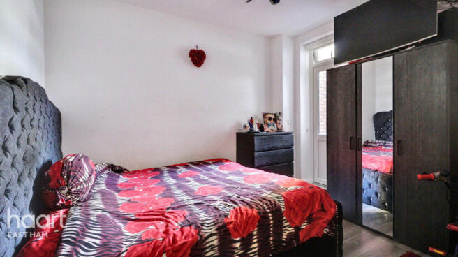 5 bed property, in High Street South, £750,000