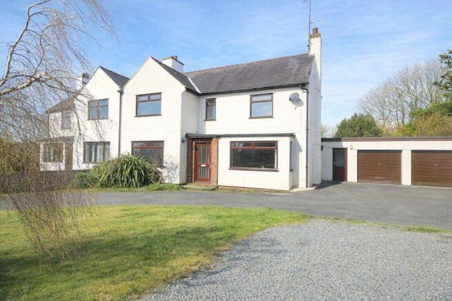 4 bed property, in Llanfechell, £315,000