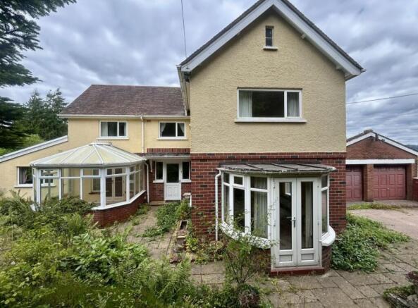 4 bed property, in Blaenavon Road, £295,000