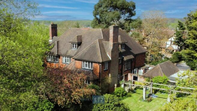 6 bed property, in Bordersmead, £3,000,000