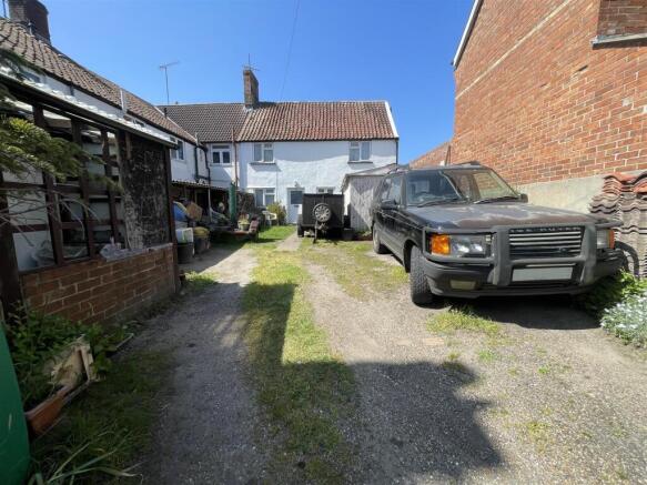 4 bed property, in Ditton Street, £240,000