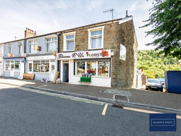 2 bed property, in Penrhiwceiber Road, £160,000