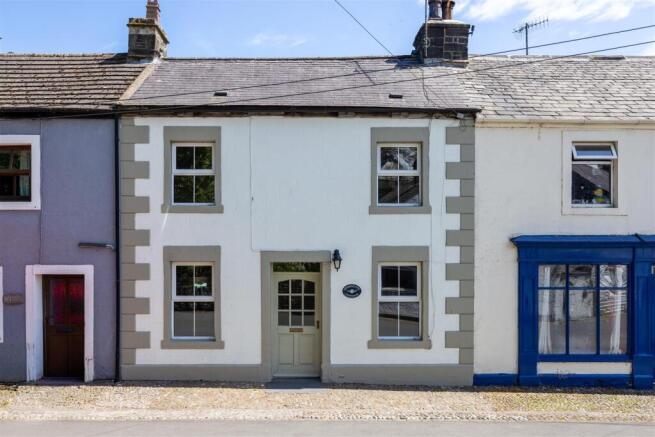 3 bed property, in Stonegate Cottage, £230,000