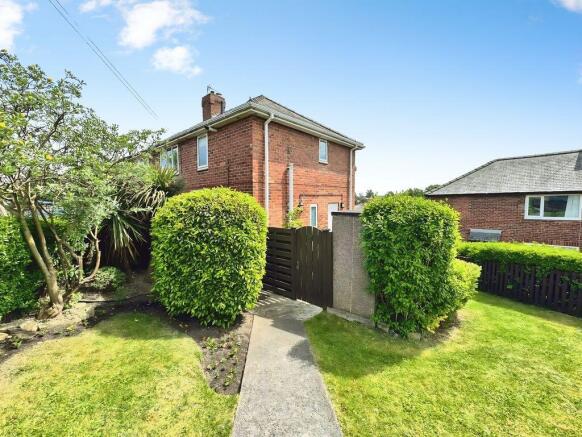 3 bed property, in South Grove, £140,000