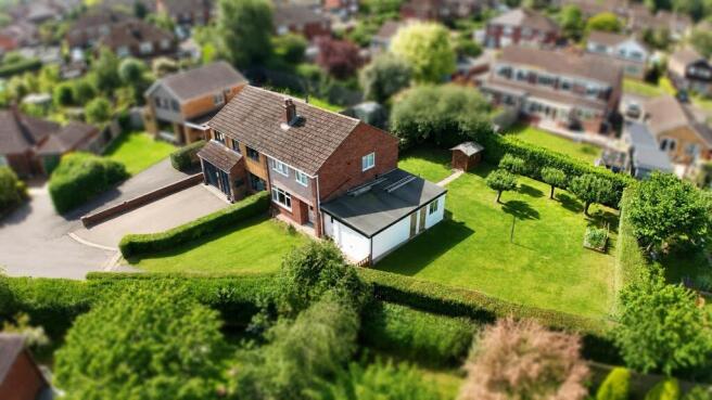 3 bed property, in Mayfield Grove, £307,500