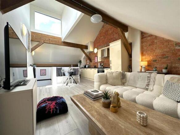 2 bed property, in Warwick Brewery, £140,000