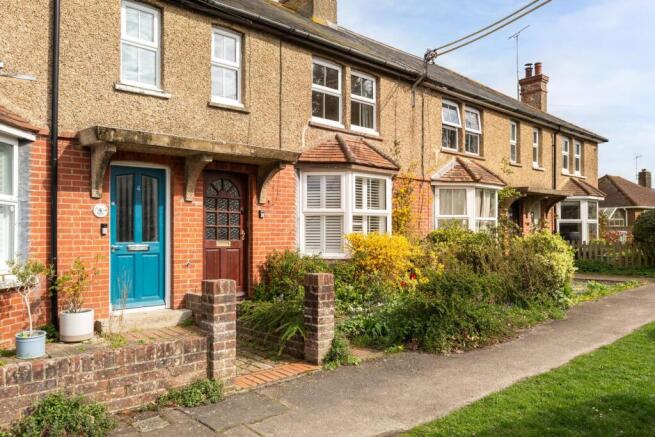 2 bed property, in Downs View Terrace, £350,000