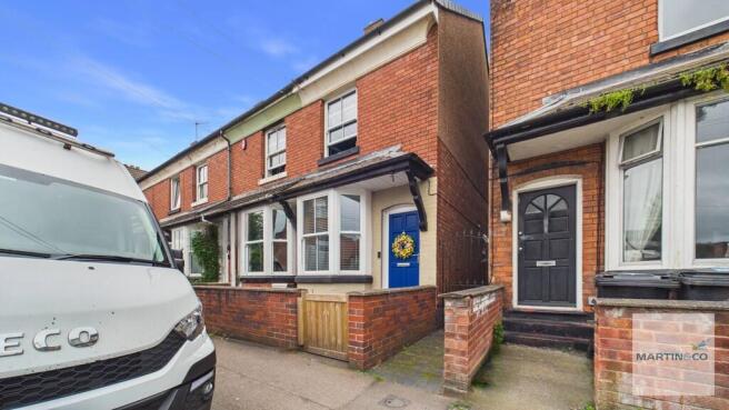 2 bed property, in Hospital Street, £235,000