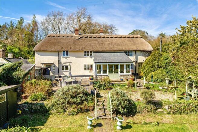 3 bed property, in Swan Hill Road, £650,000